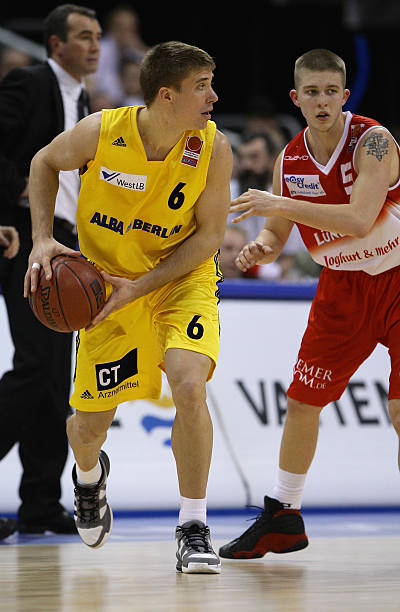 而在防守端 而在防守端